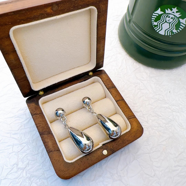 ARETES GOTA AT