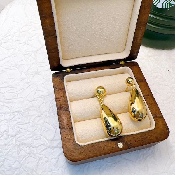 ARETES GOTA AT
