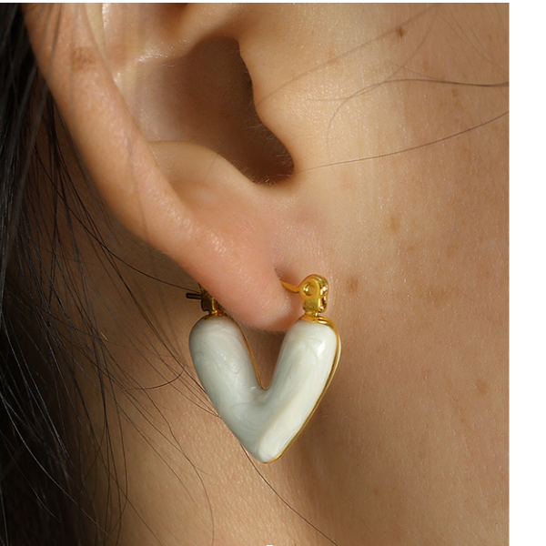 Pendientes Pequeños de Corazón Colorido